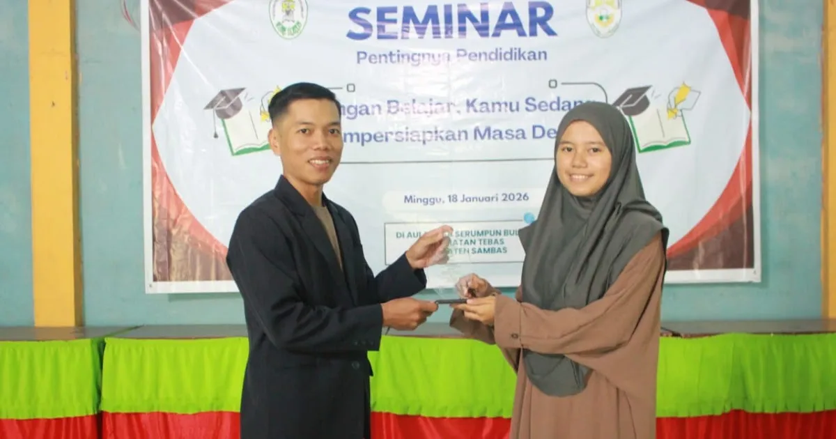 Asrama Mahasiswi Sambas “Muare Ulakan” Gelar Seminar Pendidikan di Tebas