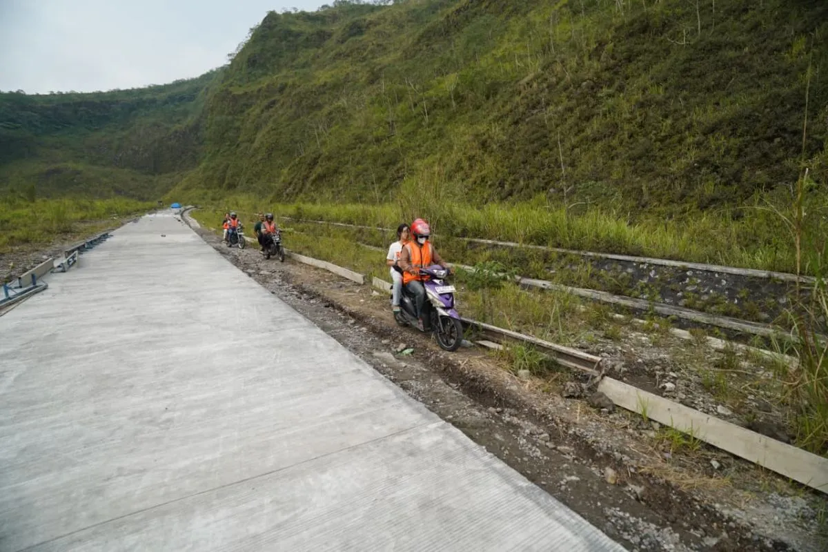 Pemkab Kediri Lanjutkan Pembangunan Akses Jalan ke Kawah Gunung Kelud, Ditarget Rampung 2026