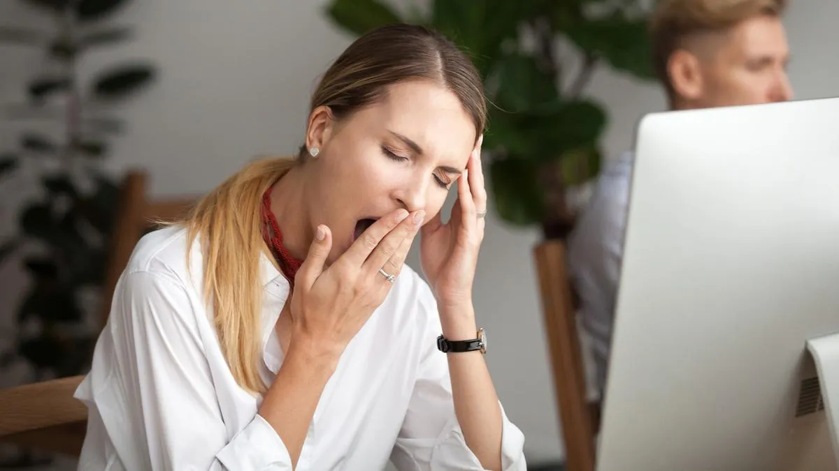 Sering Mengantuk di Kantor Saat Puasa? Ini Sejumlah Cara Sederhana untuk Tetap Segar