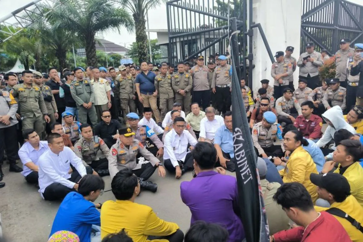 Setahun Menjabat, Gubernur Banten Andra Soni Soroti Pembenahan Infrastruktur dan Transparansi