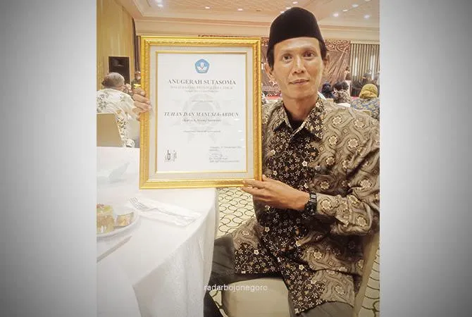 Ahmad Syauqi Sumbawi Raih Anugerah Sutasoma Berkat Buku Kritik Sastra Bertema Ketuhanan