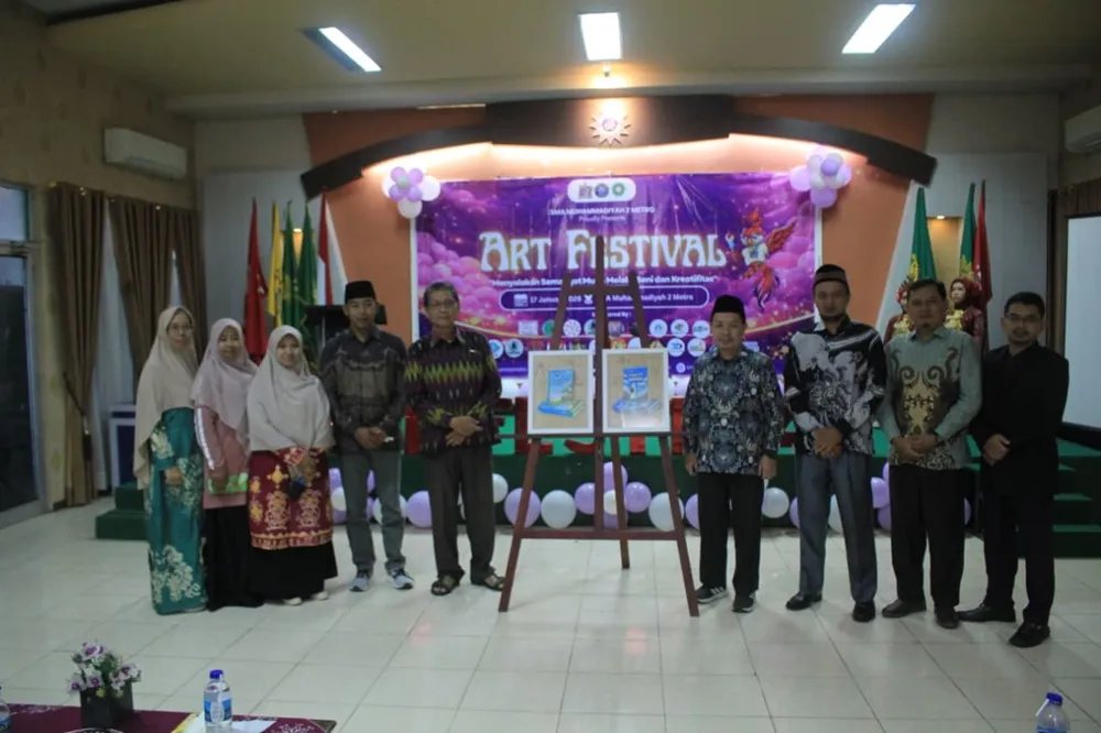 SMA Muhammadiyah 2 Metro Luncurkan Buku Antologi Karya Siswa di Pembukaan Art Festival