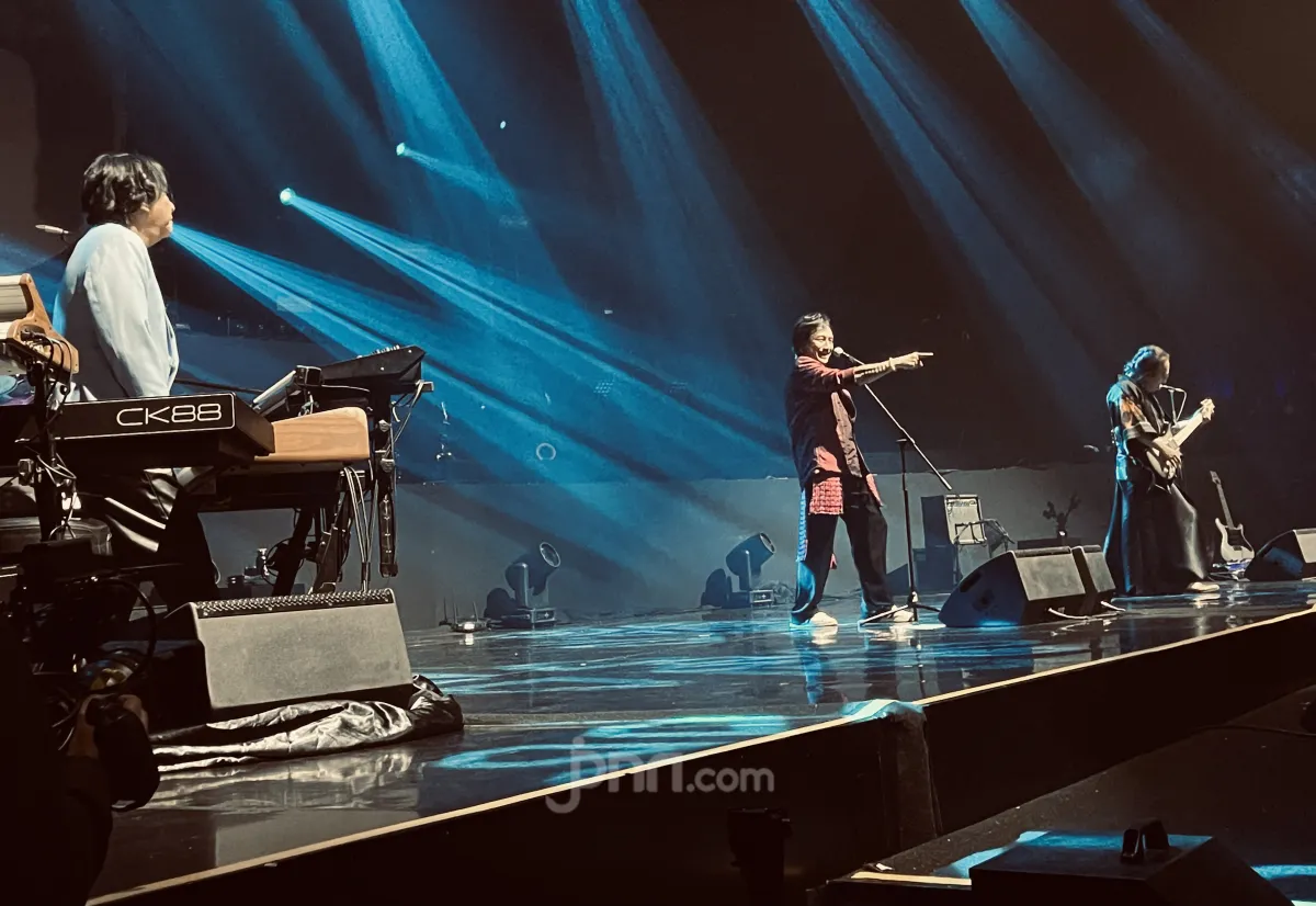 Konser Lux Nova di Balai Sarbini, KLa Project Rayakan 37 Tahun Berkarya