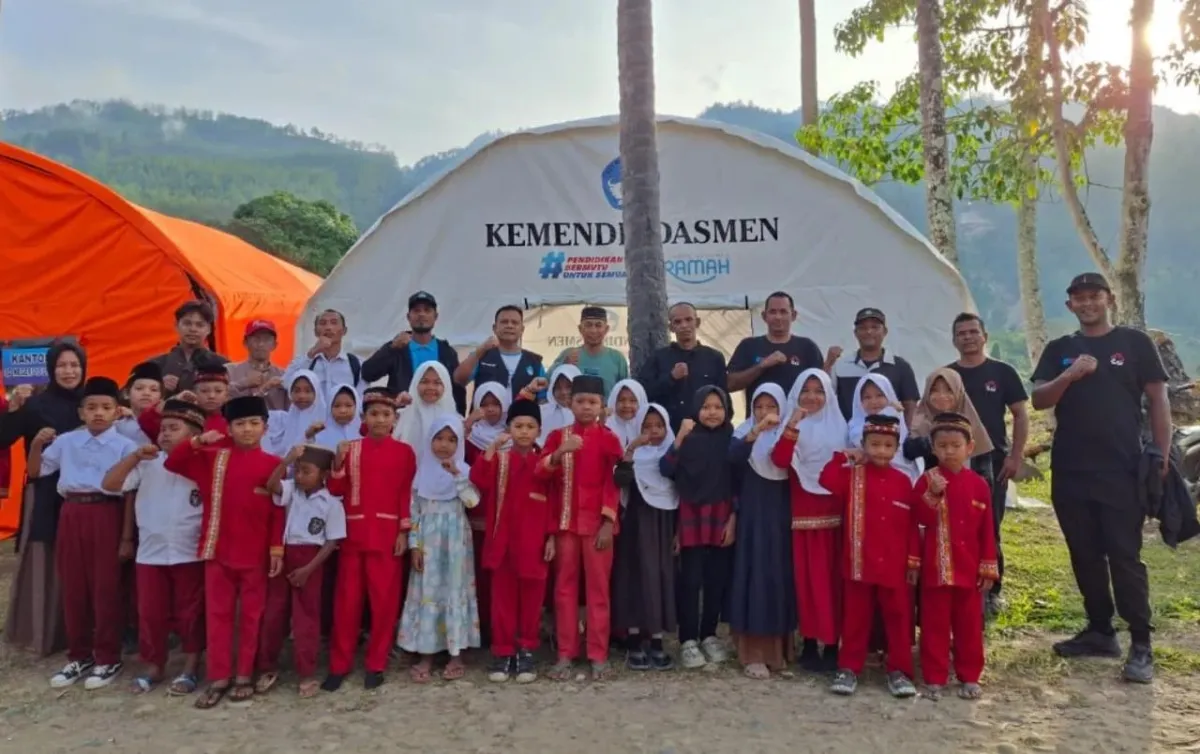 Pemerintah Aktifkan 50 Tenda Belajar untuk Percepat Pemulihan Pendidikan di Aceh