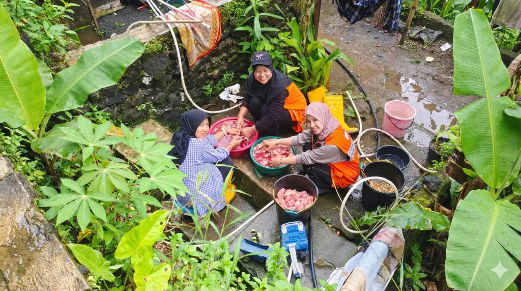 Klamby melalui Rumah Zakat Dukung Dapur Umum untuk Penyintas Banjir di Palembayan