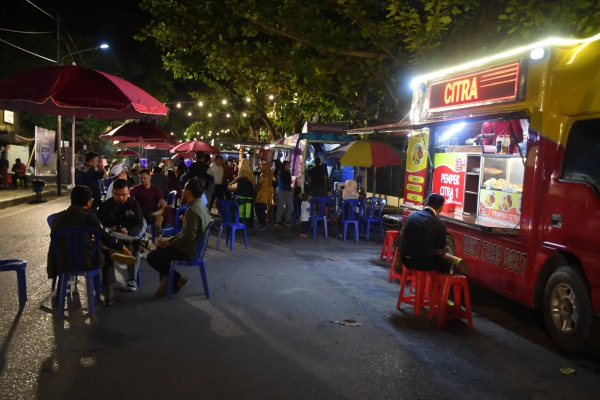 Street Food Hadir di Jalan Bank Rakyat Banjarmasin, Buka Akhir Pekan Sore hingga Malam