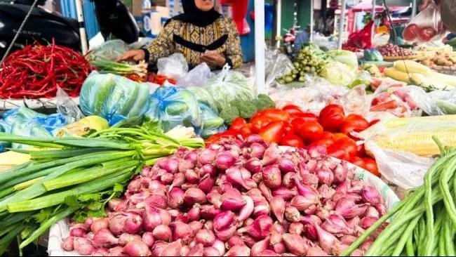 Harga Pangan 18 Desember 2025: Cabai Turun, Bawang dan Telur Menguat Jelang Nataru