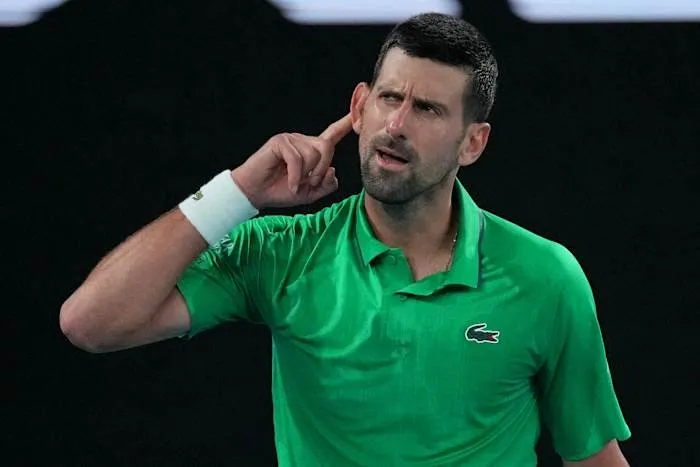 Djokovic ke Perempat Final Australia Terbuka Usai Mensik Mundur karena Cedera Perut