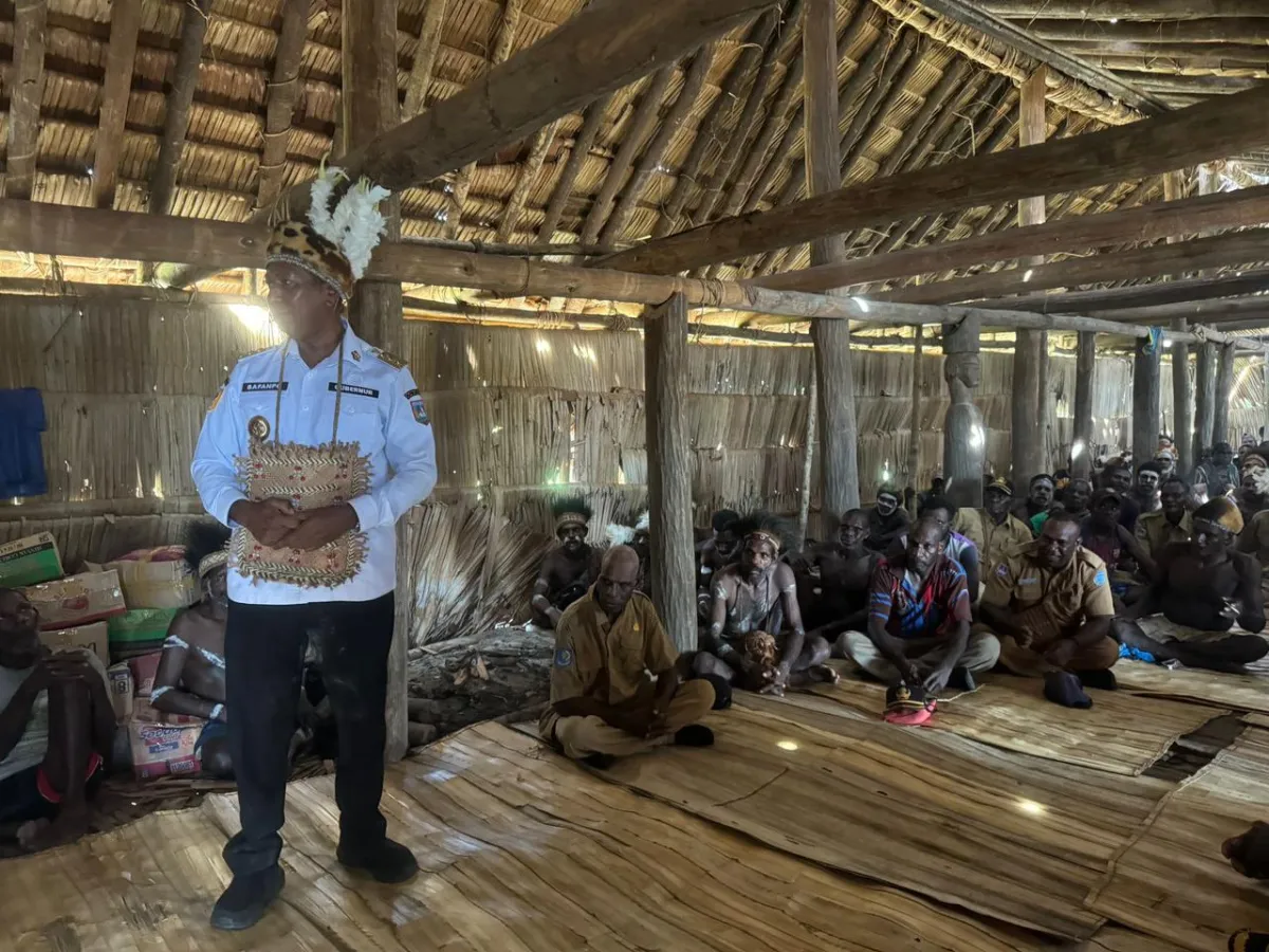 Warga Kampung Yaisiu Asmat Sampaikan Keluhan Listrik dan Internet saat Kunjungan Gubernur Papua Selatan