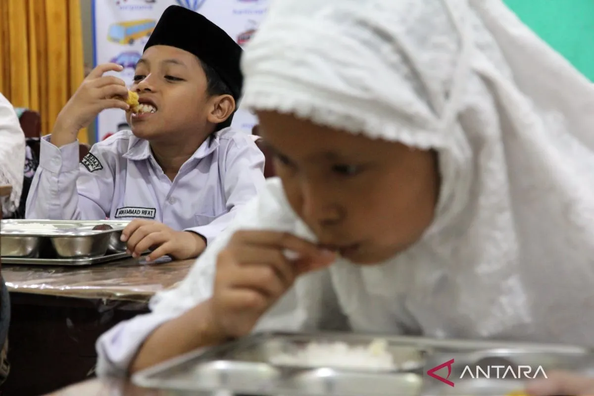 Pengamat Nilai Program Makan Bergizi Gratis Dibutuhkan di Tengah Ketidakpastian Ekonomi
