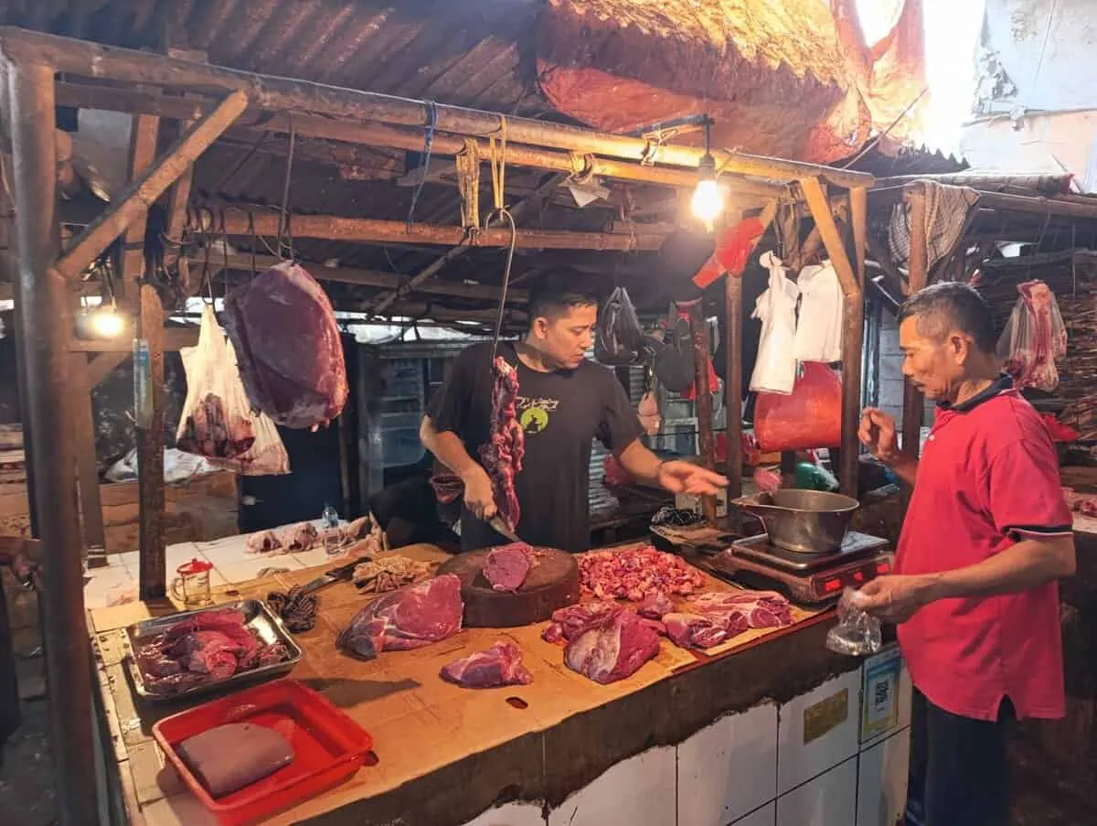 Pedagang Daging Sapi di Pasar Jombang Tangsel Kembali Berjualan Setelah Mogok Tiga Hari