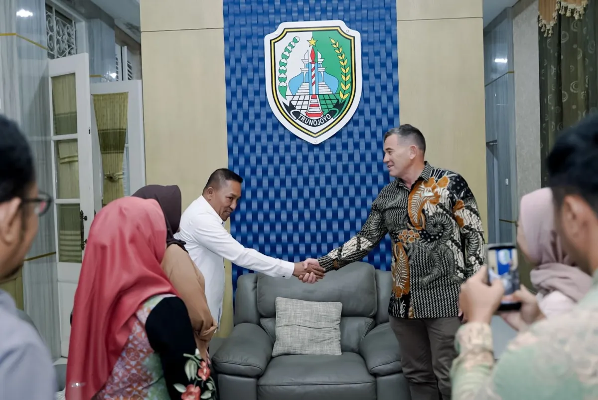 Bupati Sampang Terima Kunjungan Konjen Australia, Jajaki Kerja Sama Rumput Laut, Garam, dan Energi Maritim