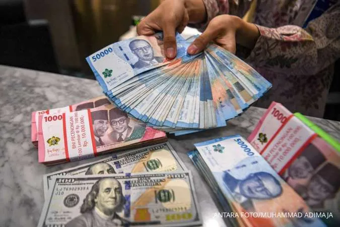 Dolar AS Melemah, Rupiah Diproyeksi Bergerak di Kisaran Rp 16.775–Rp 16.925 pada Senin