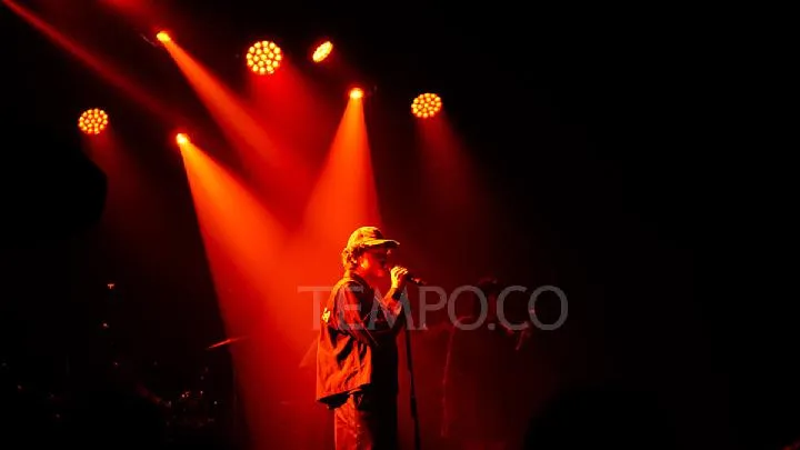 Hindia Tampil di Anti Garing Show Vol.2, Tarik Antusiasme Penonton di M Bloc Space