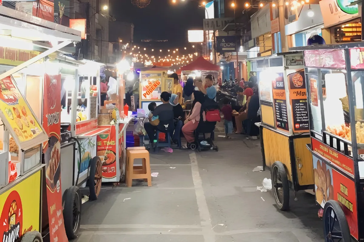Lima Pusat Street Food di Malang yang Ramai Dikunjungi pada Malam Hari