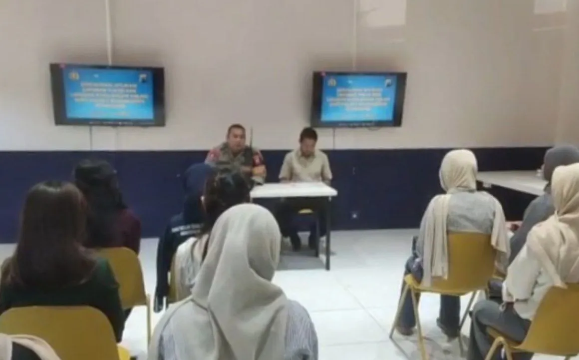 Polres Bojonegoro Sosialisasikan Aplikasi Laporan Kehilangan Online kepada Dosen dan Mahasiswa Unigoro