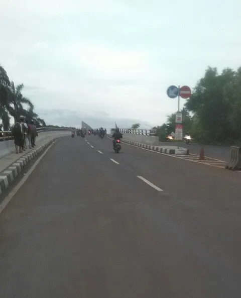 Jembatan Baru di Depan PT Maspion Dibuka, Kemacetan di Akses MM2100 Masih Terjadi