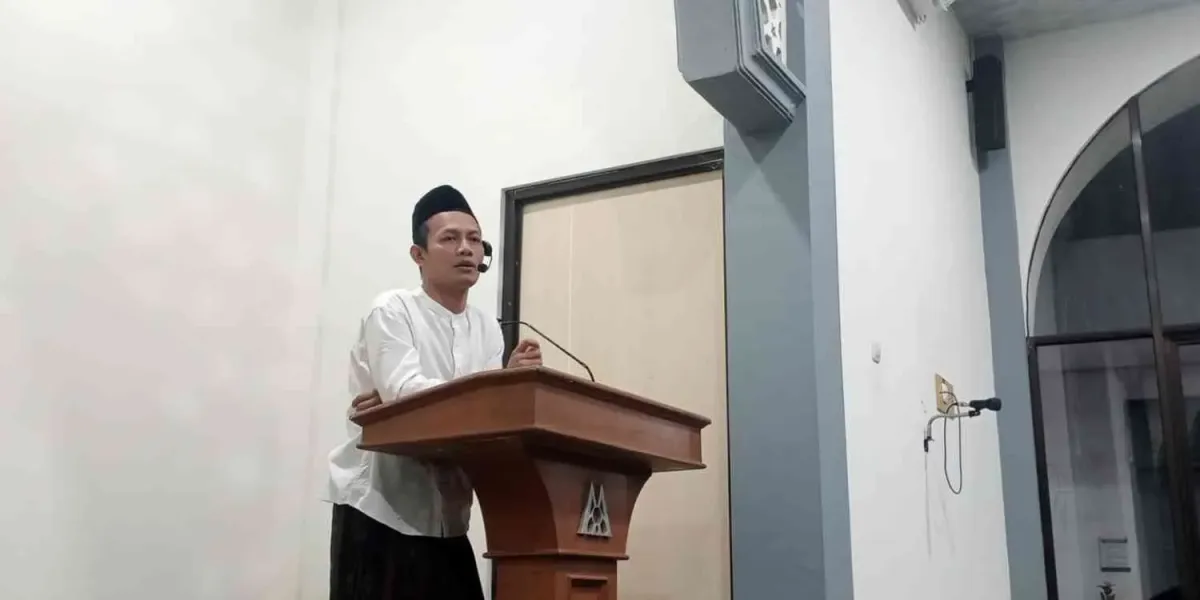 Ustadz Ahmad Rikza Ajak Jamaah Hadapi Gejolak Global dengan Ikhtiar dan Doa di Ramadhan