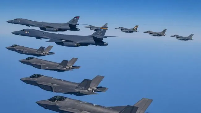 AS Sebut Kerahkan Bomber B-52 dan Serang Lebih dari 1.700 Target di Iran