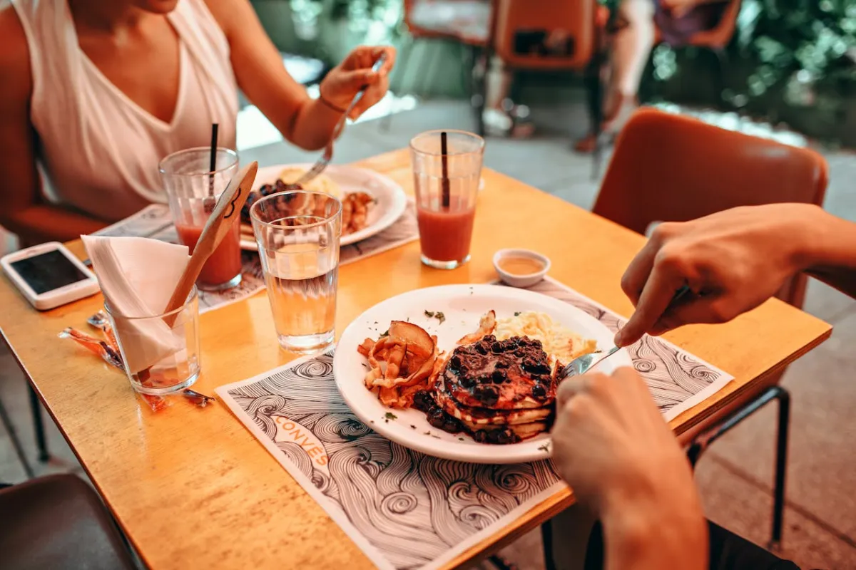 Ciri Kepribadian yang Membuat Sebagian Orang Enggan Mencoba Kuliner Lokal Saat Traveling