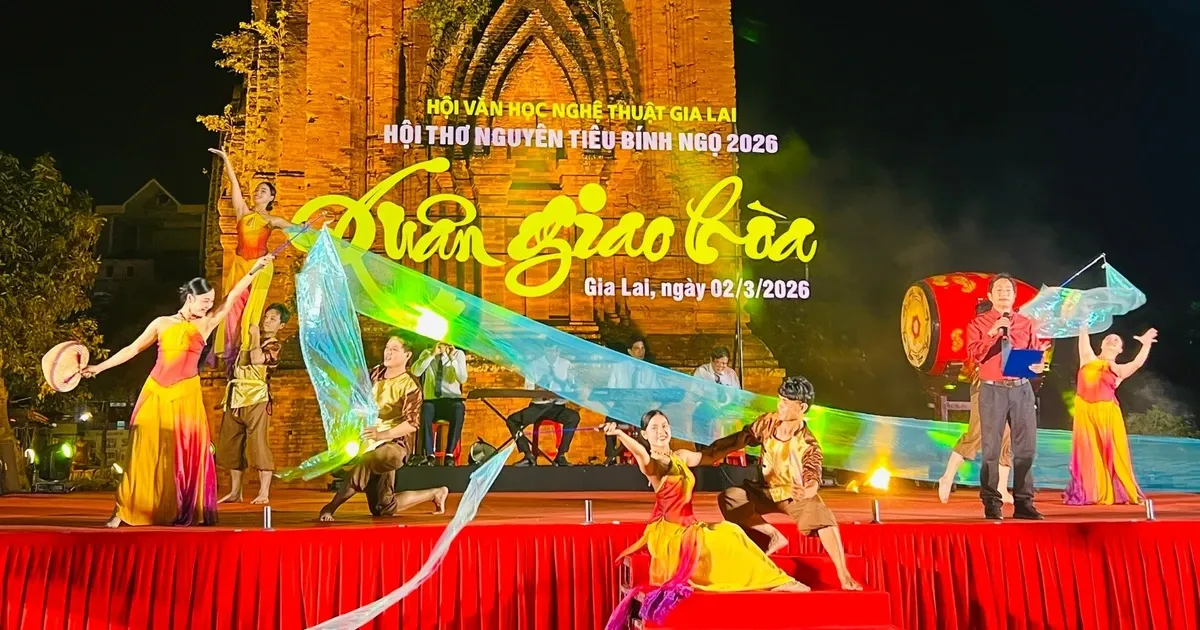 Malam Puisi Festival Lentera Angkat Tema “Harmoni Musim Semi”