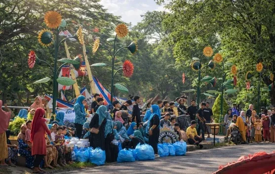 Musik Tong Tong Warnai Ngabuburit dan Aksi Berbagi Takjil Warga Pabian