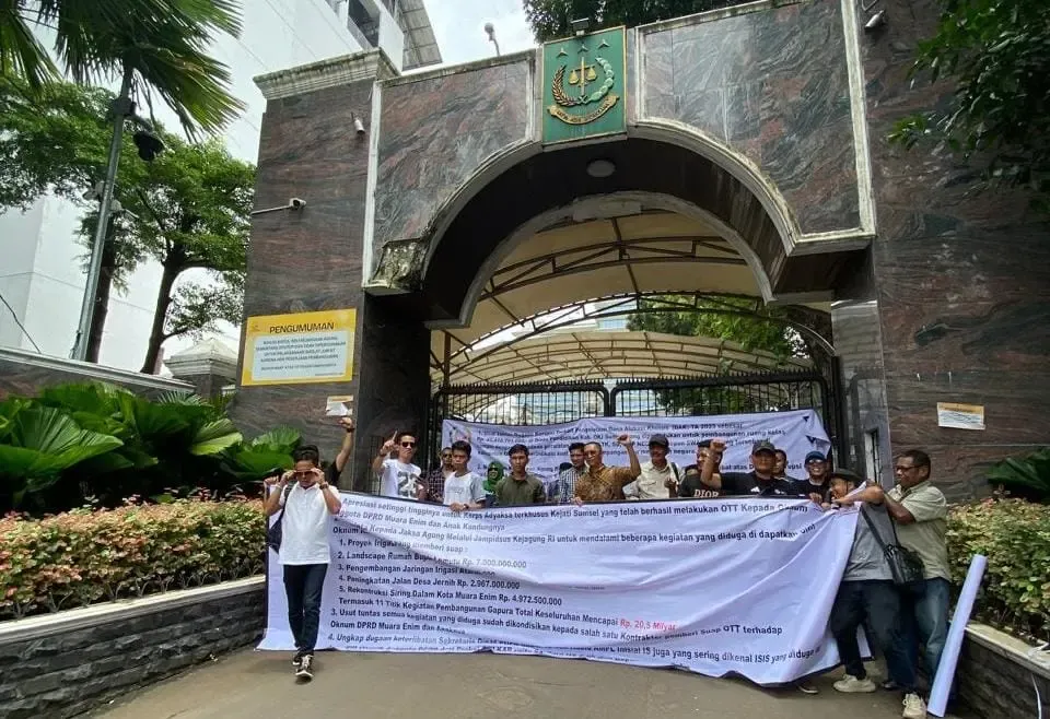 SIRA dan PST Gelar Aksi Damai di Kejagung, Soroti Pengelolaan DAK Pendidikan OKI 2023
