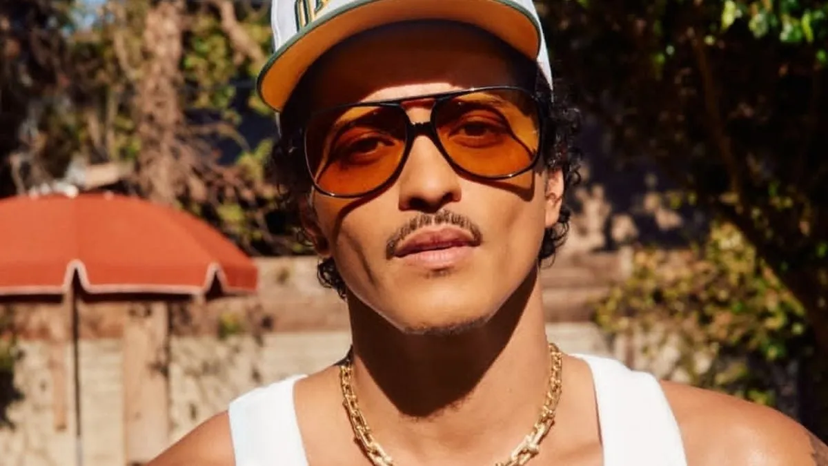Bruno Mars Kembali dengan Album Solo “The Romantic”, Padukan Mariachi hingga Disco