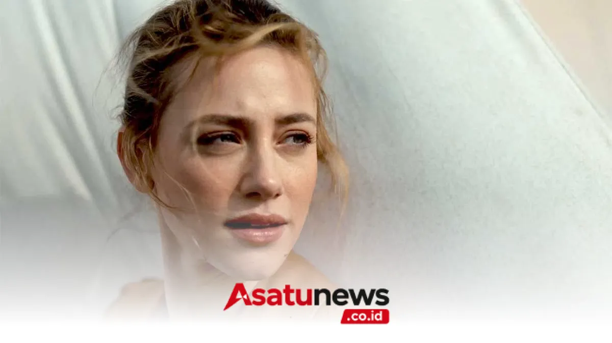 Lili Reinhart Curi Perhatian di Teaser MV “SWIM” BTS, Perannya Disebut Lebih dari Cameo