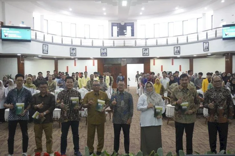 Diskusi Buku "Mitos Vs Fakta" di Unand Soroti Isu Sosial, Tata Kelola, dan Lingkungan Sawit