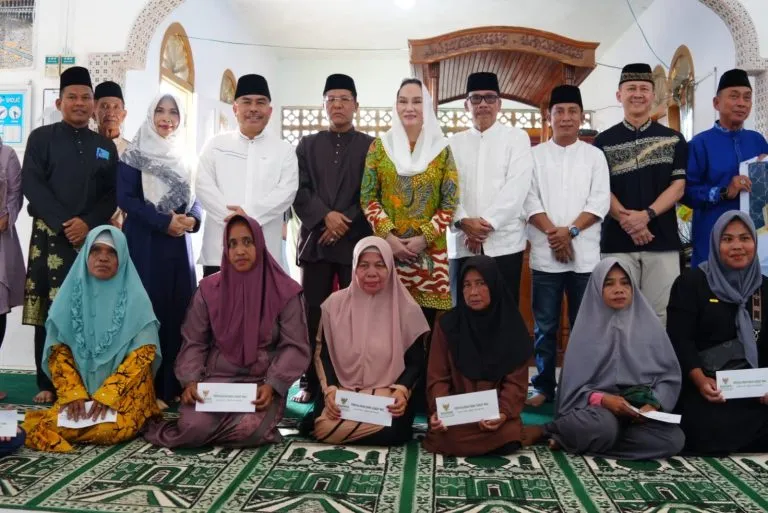 Pemkab Natuna Tutup Safari Ramadan 1447 H di Masjid An-Nur Singgang Bulan, Salurkan Berbagai Bantuan