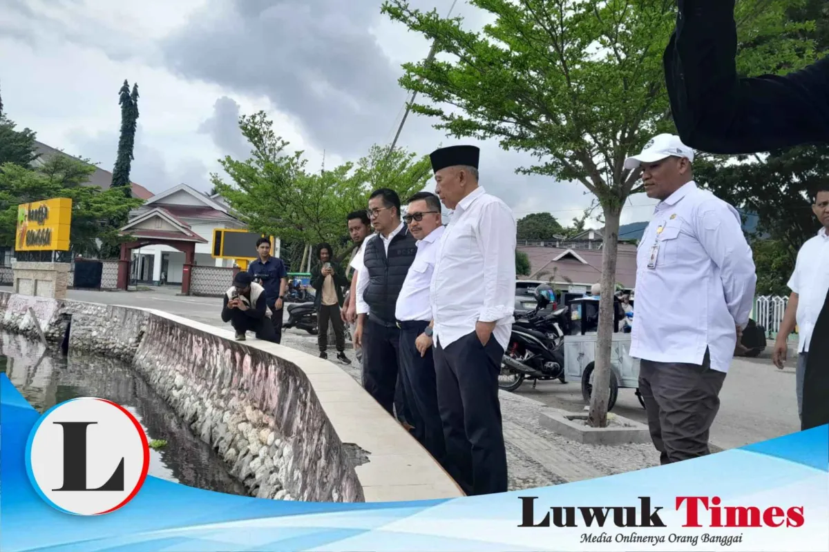 Transit di Luwuk, Dirjen Polpum Akmal Malik Jalani Agenda Singkat Sebelum ke Pulau Taliabu