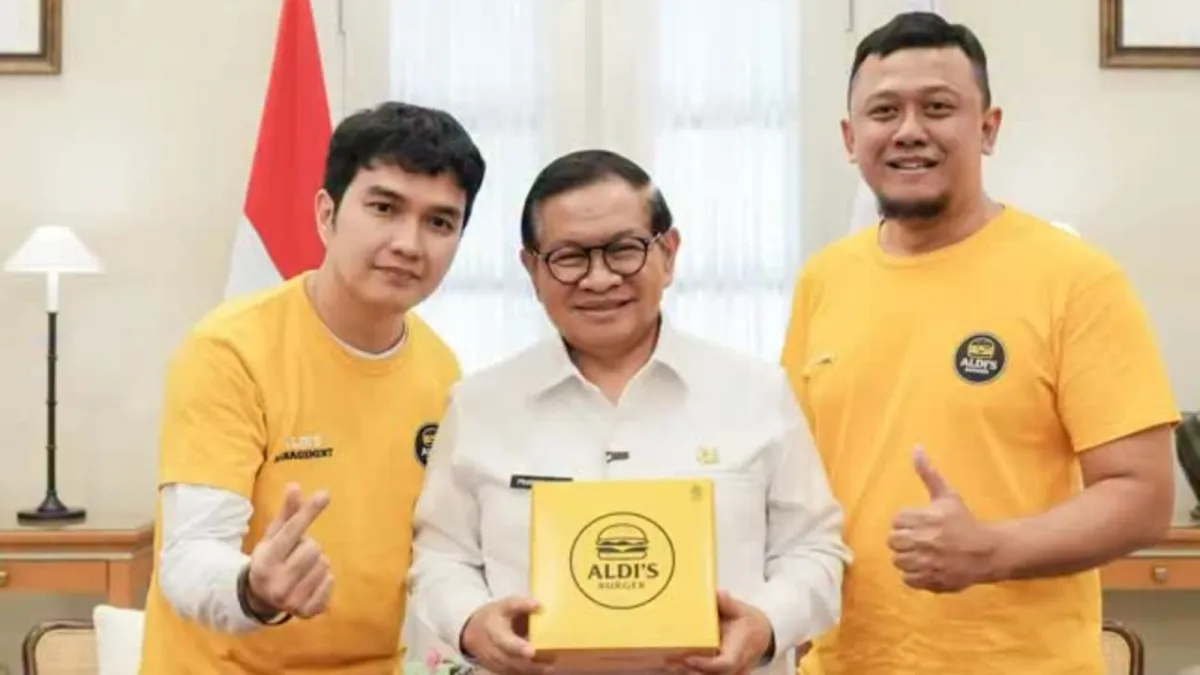 Gubernur DKI Pramono Anung Kunjungi Aldi’s Burger di Cempaka Putih, Apresiasi Kuliner Lokal