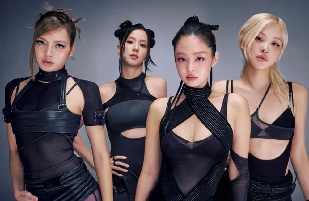 Blackpink Kenakan Busana Rumah Mode Vietnam Feng di Video Musik Terbaru