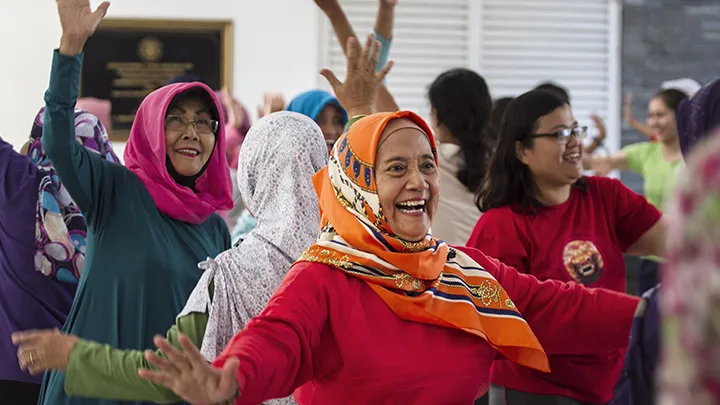 Studi: Senyum, Termasuk yang Dipaksakan, Disebut Dapat Membantu Memperbaiki Suasana Hati
