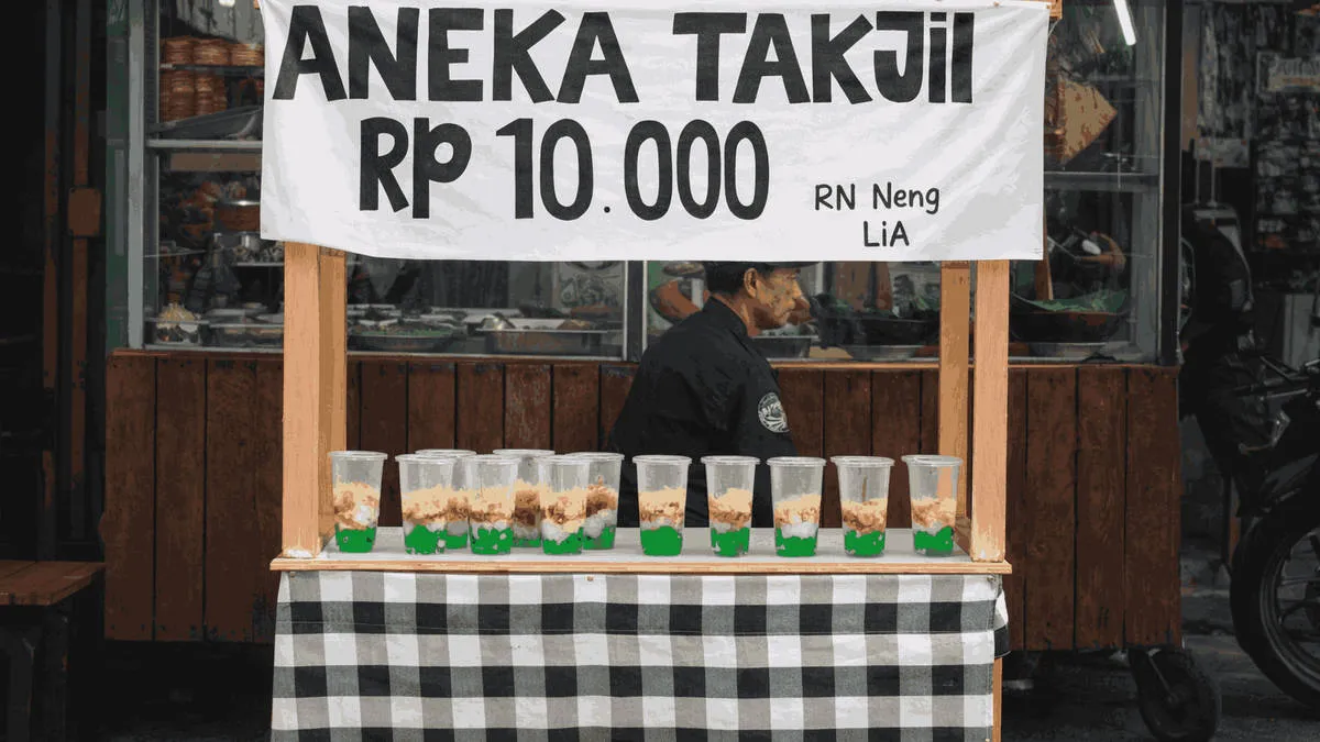 Takjil: Dari Anjuran Menyegerakan Berbuka hingga Tradisi Kuliner dan Berbagi di Ramadan