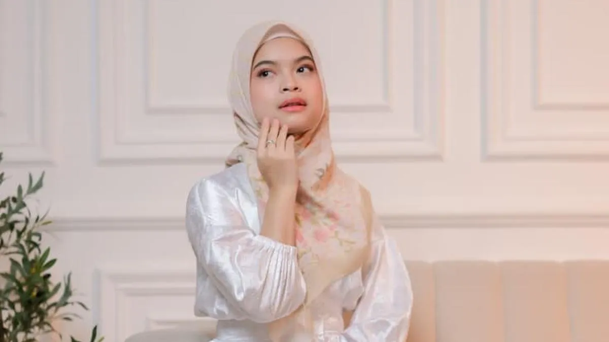 Reina Moore Rilis Lagu Religi “Tetap di JalanMu”, Angkat Kisah Jatuh dan Bangkit