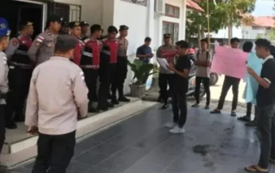 Pemuda di Aceh Singkil Gelar Aksi, Pertanyakan Transparansi Dana Banpres untuk Penanganan Bencana