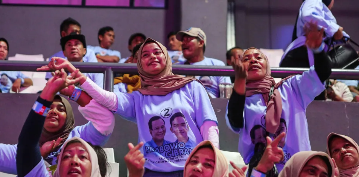 Fanatisme Politik di Era Kampanye dan Media Sosial: Mengapa Dukungan Bisa Menjadi Berlebihan?