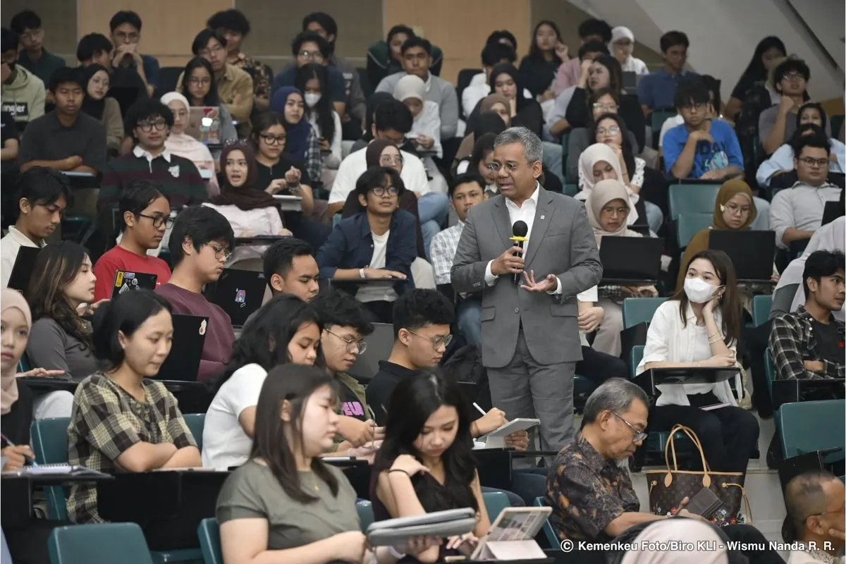 Wamenkeu Suahasil Nazara Tekankan Pentingnya Pemahaman Ekonomi Makro bagi Generasi Muda