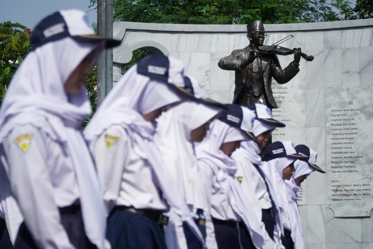 Hari Musik Nasional 2026, Pegiat Seni Ziarah dan Tabur Bunga di Makam WR Supratman