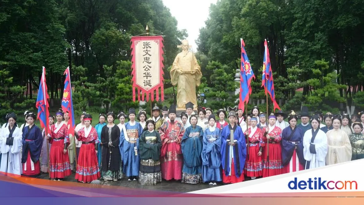 Tren Viral Remaja China: Ziarah ke Makam Tokoh Sejarah untuk Healing dan Inspirasi