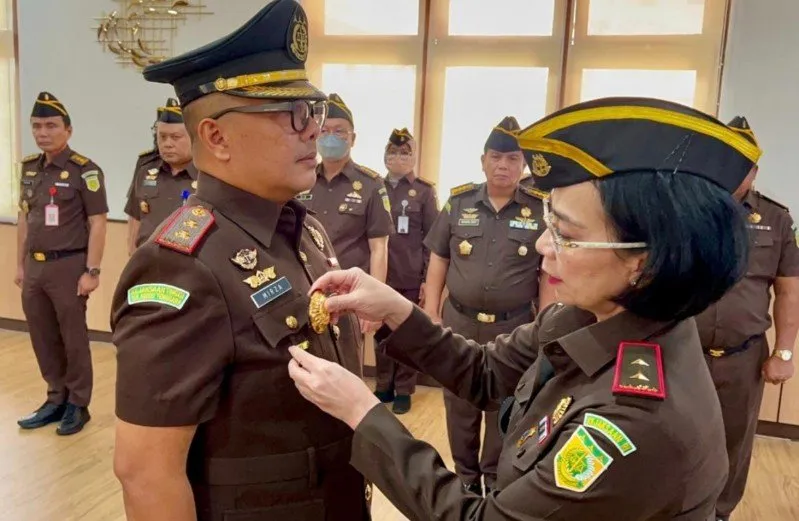Kajati Bali Lantik Kajari Gianyar, Tekankan Transparansi, Akuntabilitas, dan Kinerja Terukur