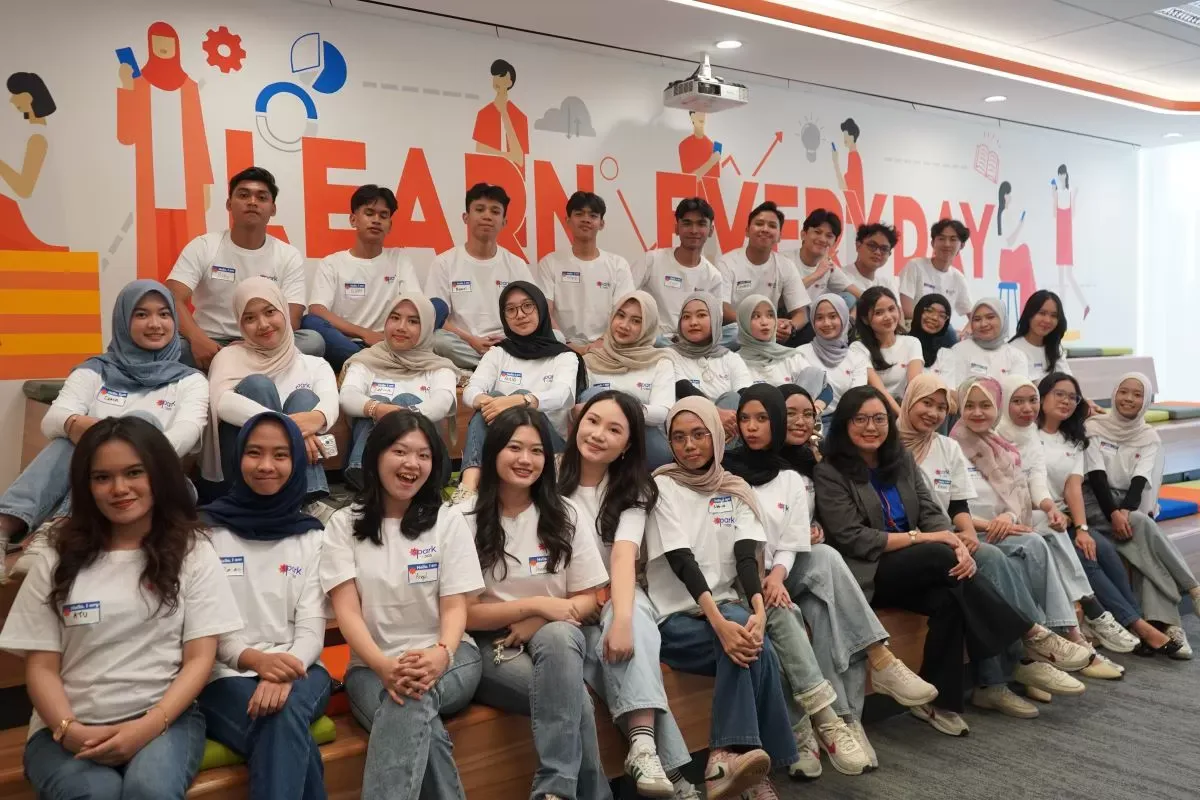 ShopeePay dan SeaBank Apresiasi 36 Mahasiswa Penutup Program SPARK Student Ambassador