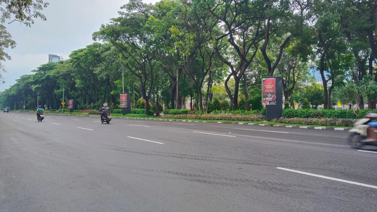 Pemkot Surabaya Tata Reklame di Taman Aktif dan Median Jalan untuk Estetika Kota dan PAD