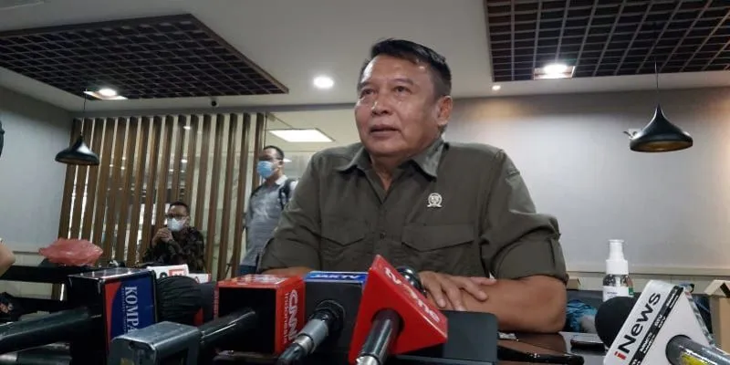 TB Hasanuddin Pertanyakan Status TNI Siaga I yang Terpublikasi ke Publik