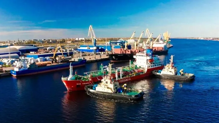 Selat Hormuz dan Dampaknya bagi Ekonomi Global: Jalur Kunci 21% Pasokan Minyak Dunia