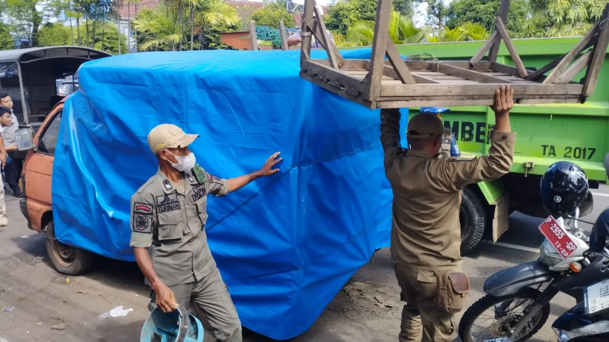 Pemkab Jember Tertibkan Trotoar di Empat Jalan Protokol Lewat Operasi Indonesia Asri