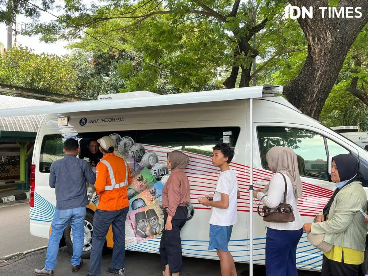 Kuota Sulit Didapat di Aplikasi Pintar BI, Warga Beralih ke Kas Keliling untuk Tukar Uang Lebaran