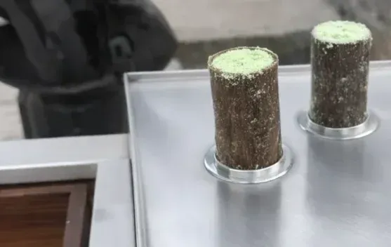 Kue Putu dan Nostalgia Jajanan Tradisional yang Tetap Bertahan di Tengah Tren Kuliner Modern